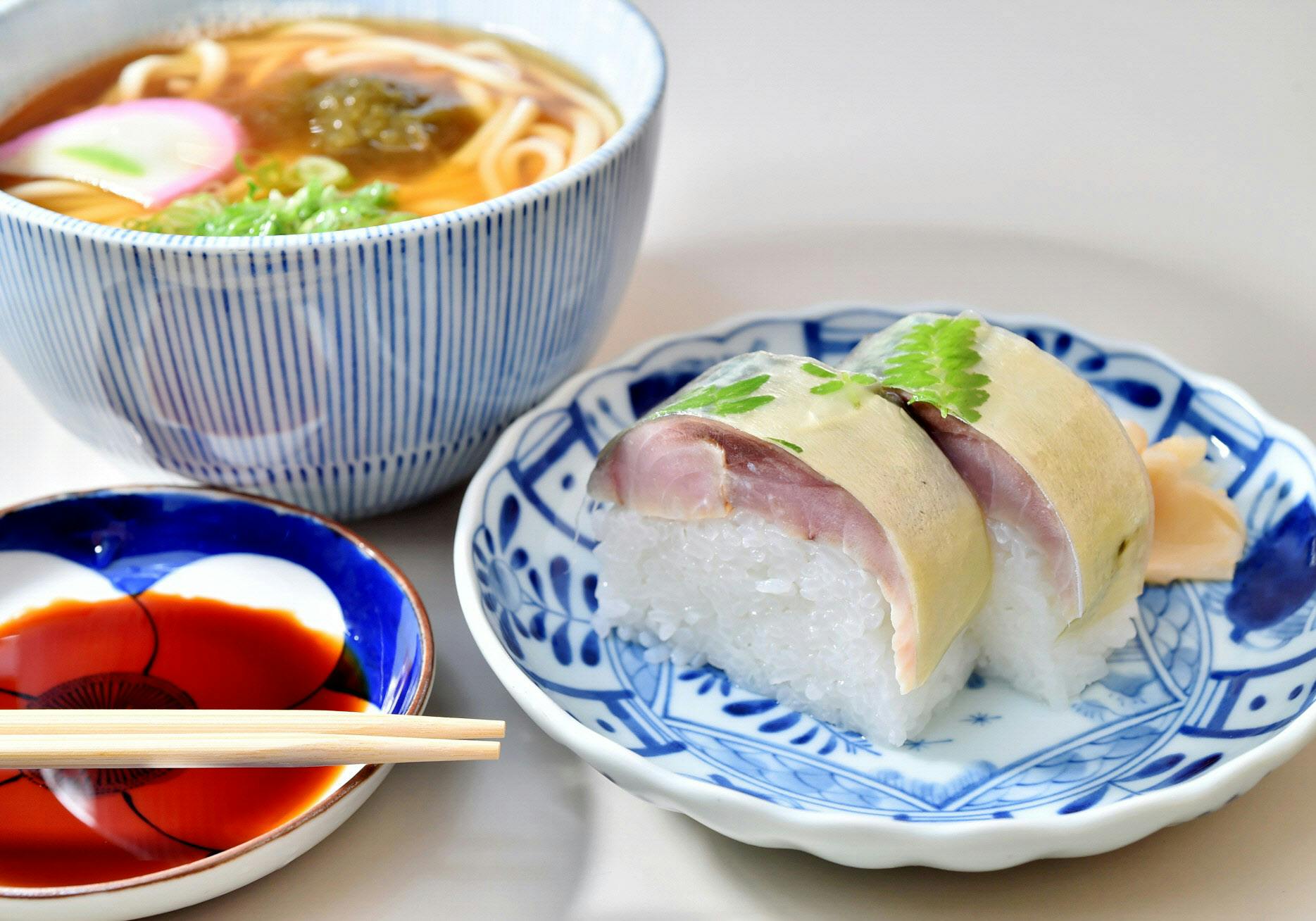 鯖ずしは庶民のみやび 京都まち食堂に外国人が列 Nikkei Style 鯖ずしは庶民のみやび 京都まち食堂に外国人が列 Nikkei Style