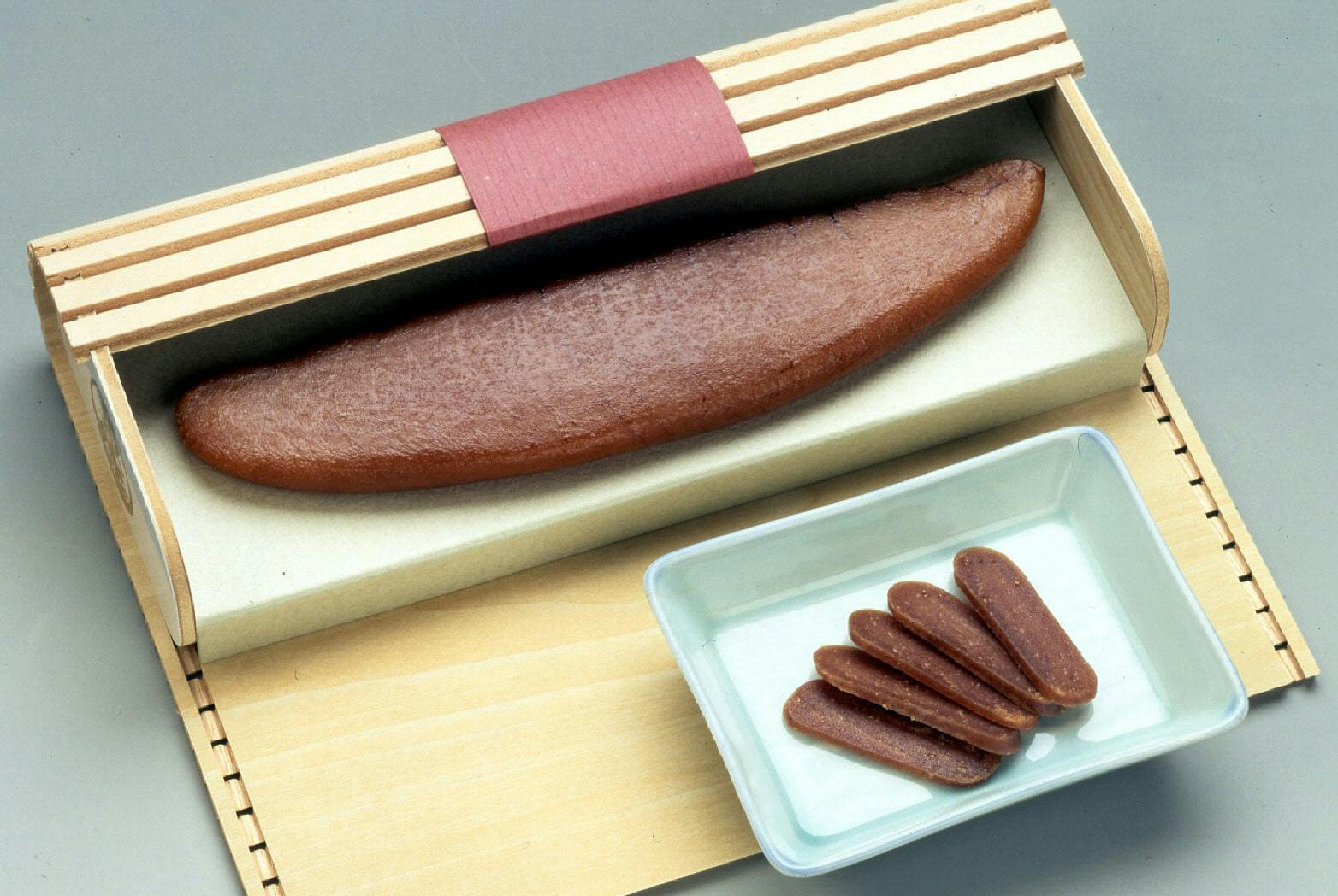 粒は大きくプチプチの歯応え 香川 サワラのカラスミ トラベル Nikkei Style
