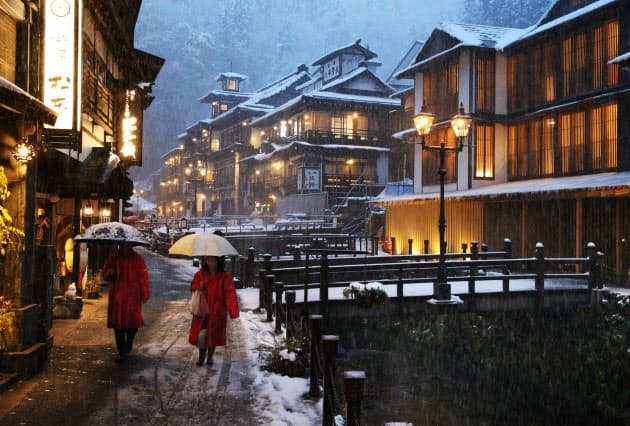 湯けむり照らす灯りでそぞろ歩き 冬の温泉街10選 Nikkei Style