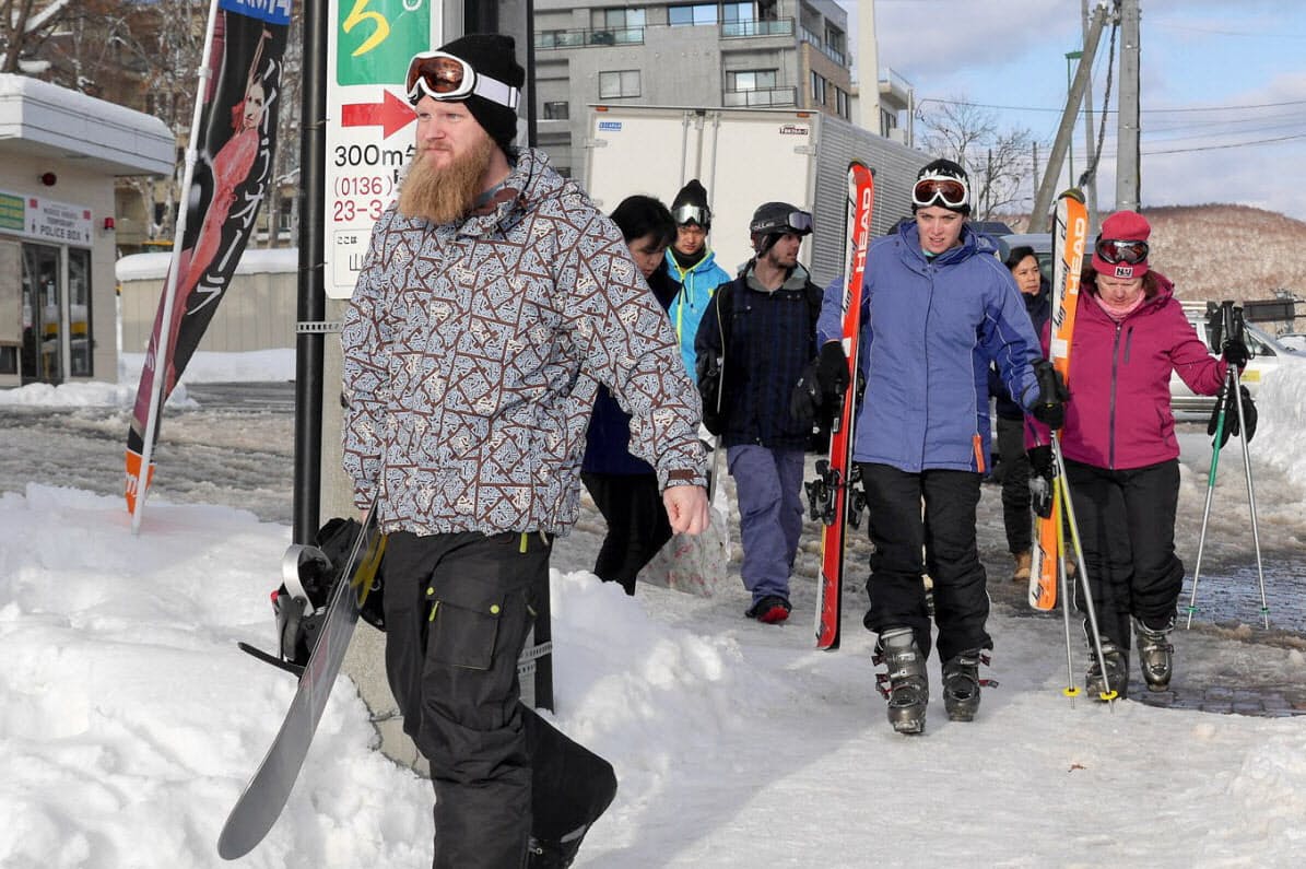 雪が招く外資マネー ニセコで土地急騰 立ち退く人も nikkei style
