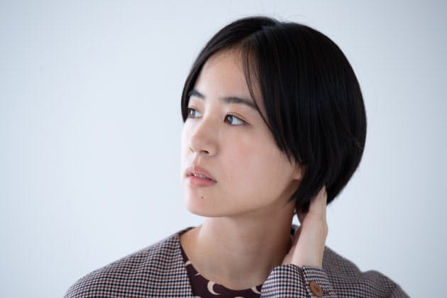 石橋静河 常に財布に入れているシーナさんのピック Mono Trendy Nikkei Style