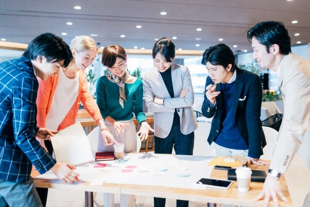 目を見て話せ は大間違い 仕事が進む実践スキル Nikkei Style