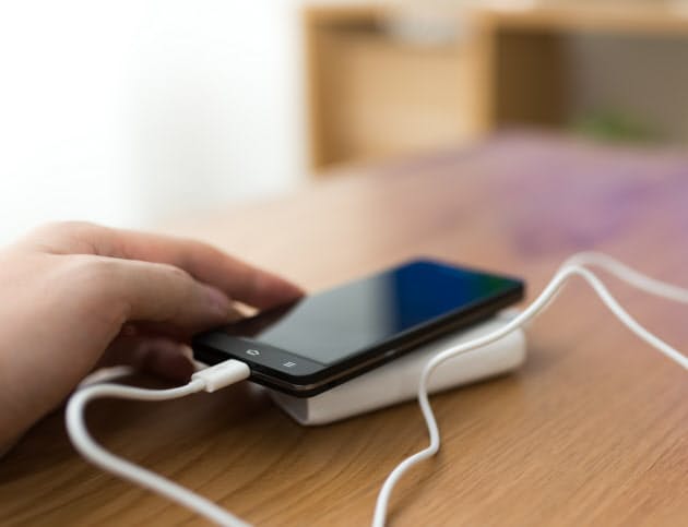 スマホの充電 急速対応 のはずなのに遅いワケ Mono Trendy Nikkei Style