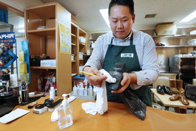 ブーツは収納前 靴底からきれいにしよう Nikkei Style ブーツは収納前 靴底からきれいにしよう Nikkei Style