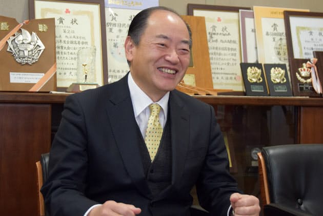 文系理系分けず三兎も追う人材輩出 愛知県立旭丘高 Nikkei Style 文系理系分けず三兎も追う人材輩出 愛知県立旭丘高 Nikkei Style