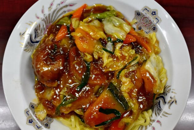 冷え冷え麺に熱々の甘辛あん 茨城のスタミナラーメン Nikkei Style 冷え冷え麺に熱々の甘辛あん 茨城のスタミナラーメン Nikkei Style