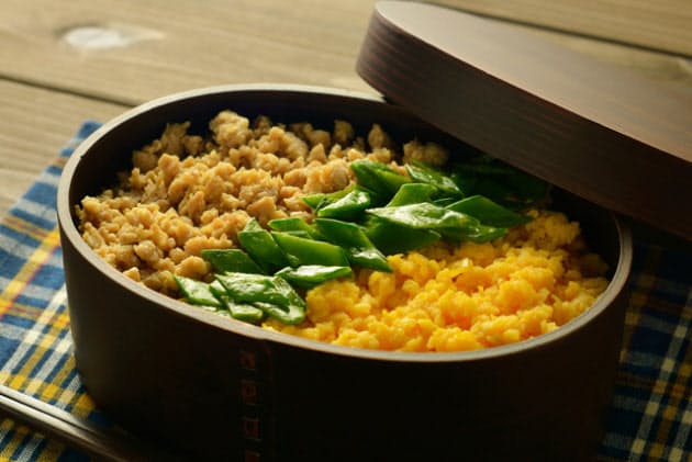 かくも自由な三色弁当 鶏と卵に続く3色目の具は何 グルメクラブ Nikkei Style