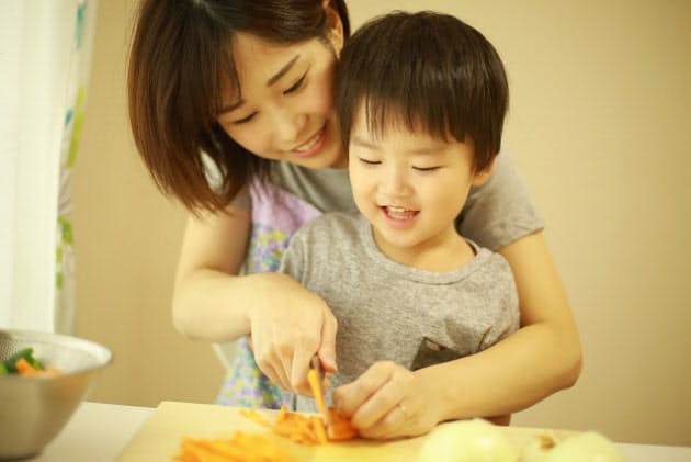 切れる方がいいの 子ども包丁 6種使い比べ Nikkei Style 切れる方がいいの 子ども包丁 6種使い比べ Nikkei Style