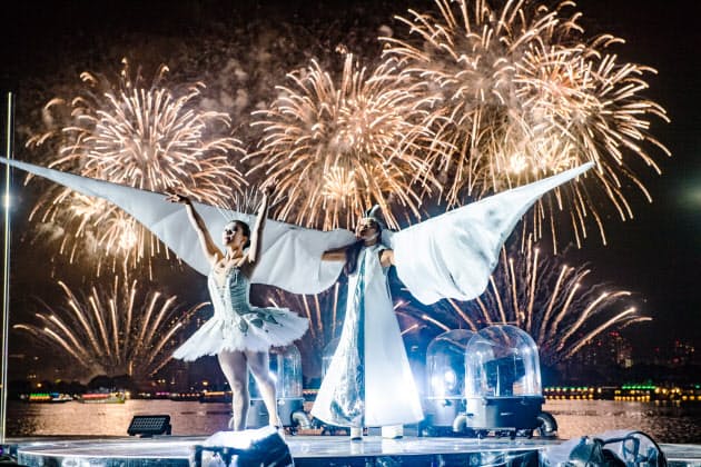音楽や照明と融合 未来型花火イベント 海外でも人気 Nikkei Style 音楽や照明と融合 未来型花火イベント 海外でも人気 Nikkei Style