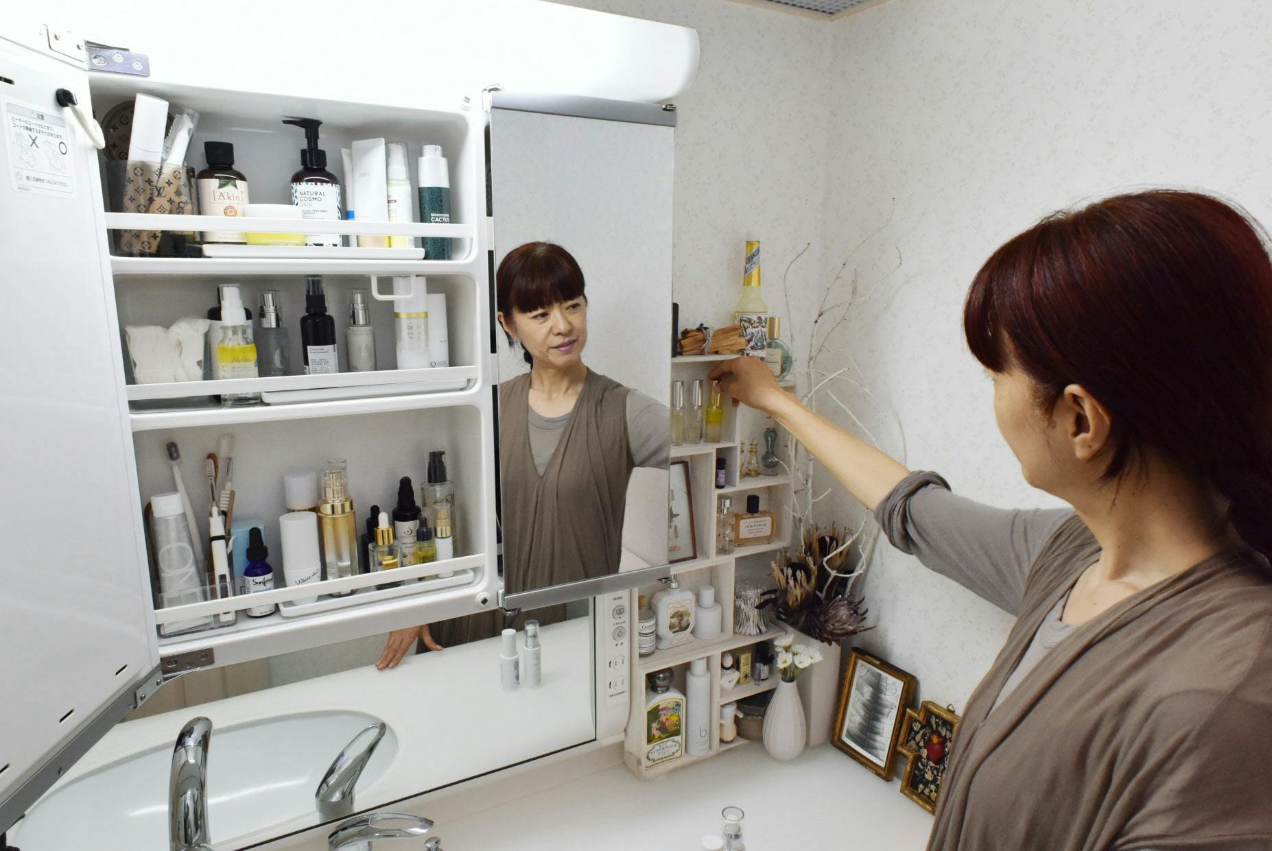 プロが教える化粧品整理術 小物はまとめて透明容器に Woman Smart Nikkei Style