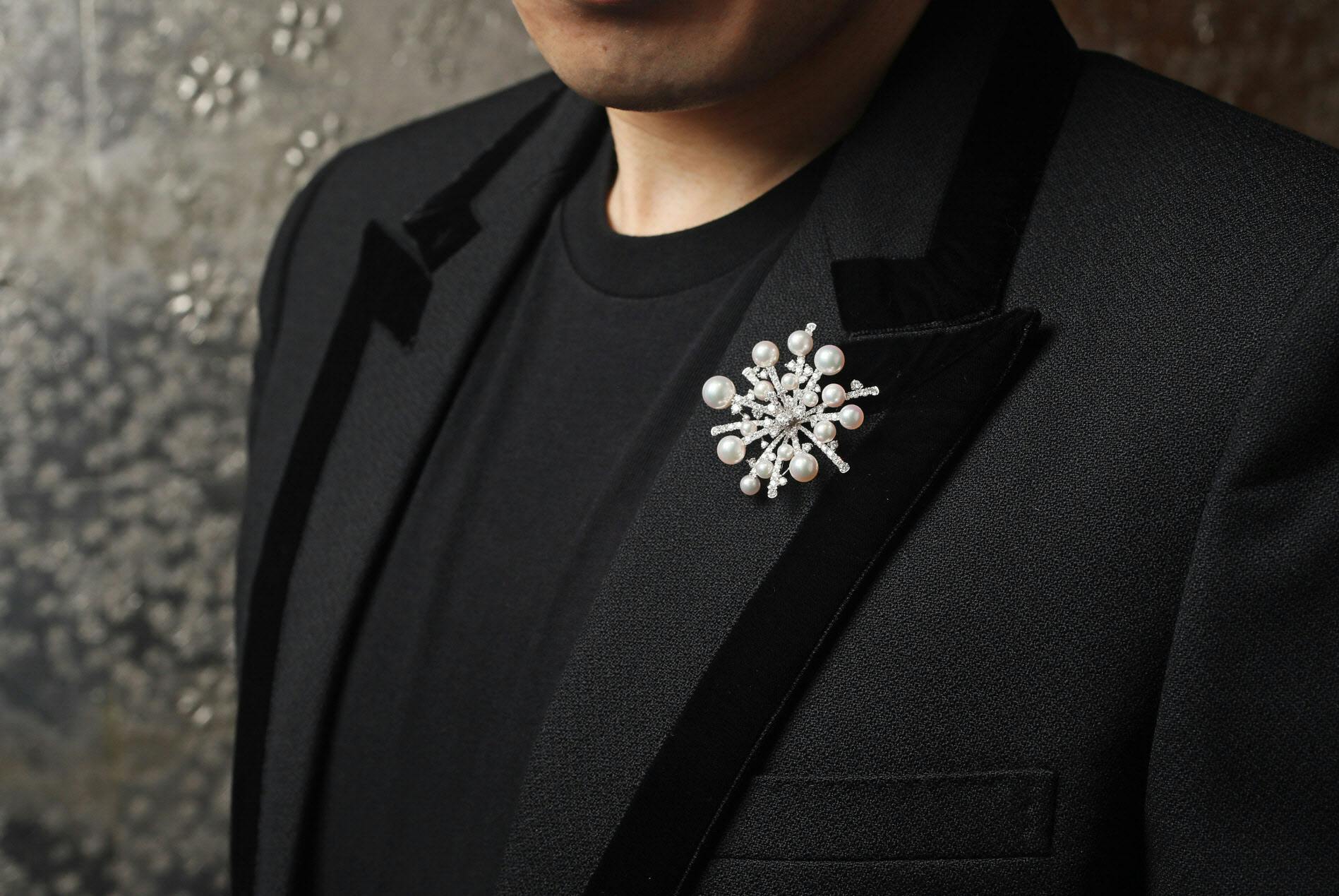 ピンブローチからネックレスまで 男性にも真珠の輝き Nikkei Style ピンブローチからネックレスまで 男性にも真珠の輝き Nikkei Style