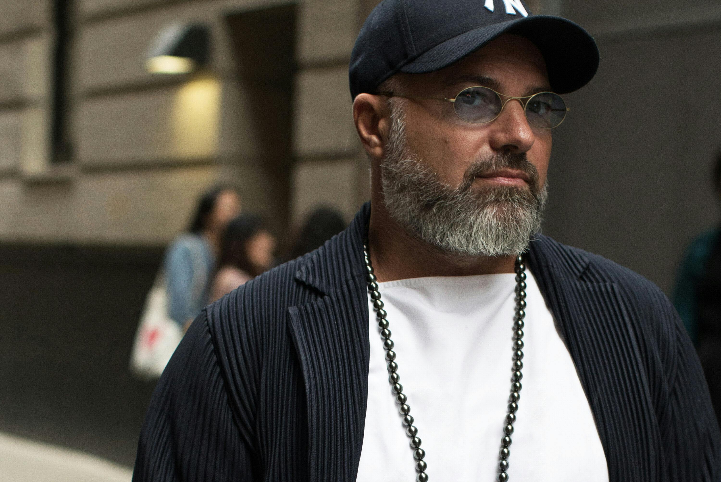 真珠の輝き 男性も 華やかジュエリーを粋につける Nikkei Style 真珠の輝き 男性も 華やかジュエリーを粋につける Nikkei Style