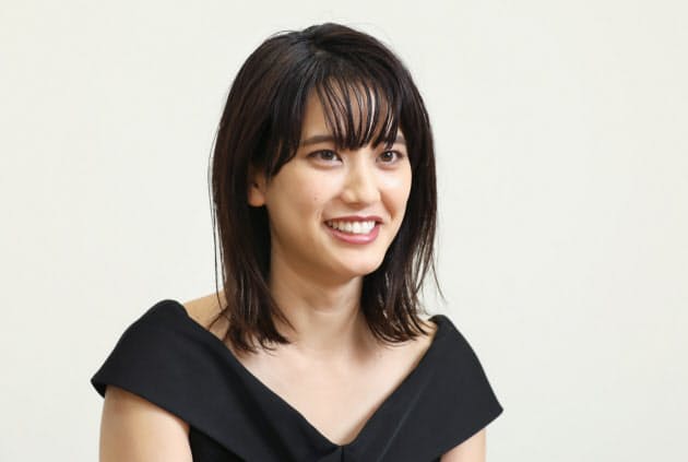 女優 山崎紘菜さん 本音話せる母 深夜3時に電話も エンタメ Nikkei Style