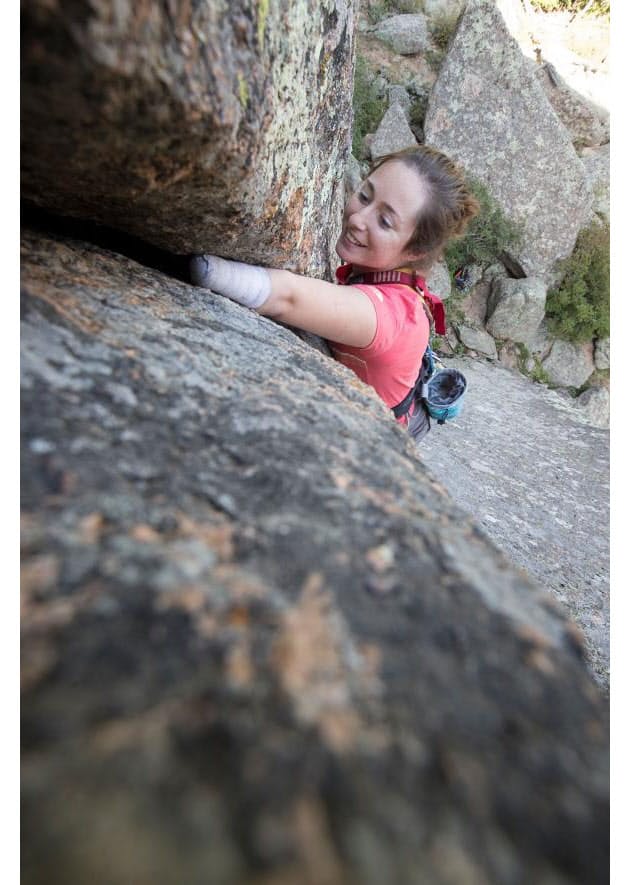 片腕で900mの岩壁に挑む 女性クライマーの意志 ナショジオ Nikkei Style