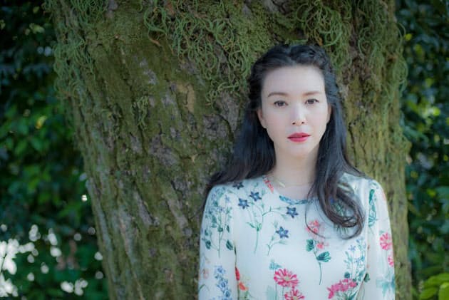 知花くらら 苦しんだ代 短歌が救ってくれた Woman Smart Nikkei Style
