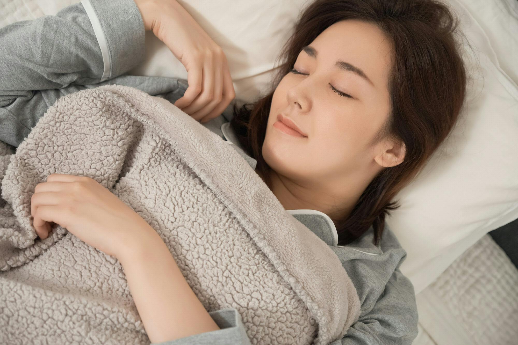 深い眠りで安らぎたい 寝不足解消する 睡眠計 比較 nikkei style