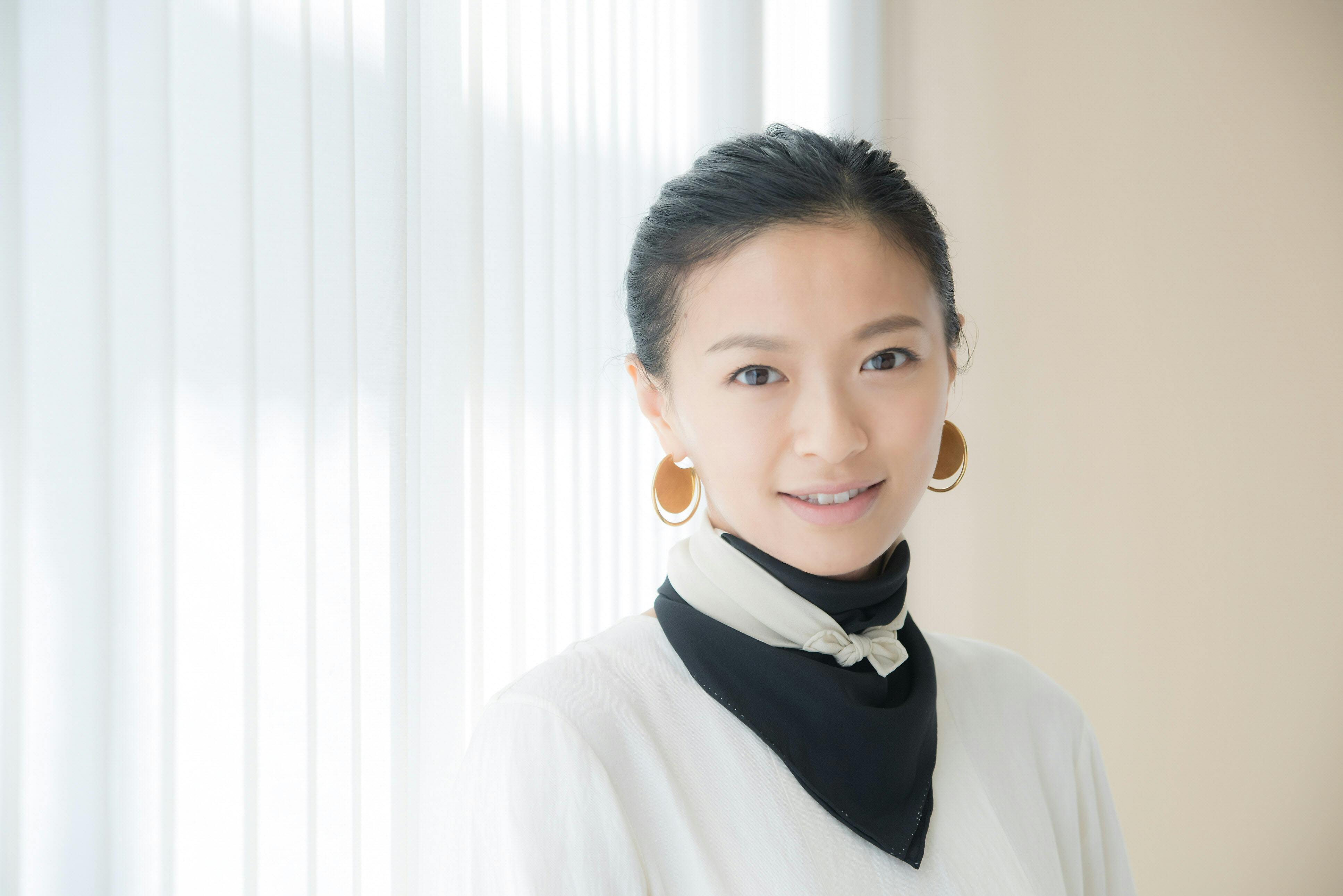 人に頼れるものは頼る 榮倉奈々さん 19年腸活宣言 をした理由 Nikkei Style 人に頼れるものは頼る 榮倉奈々さん 19年腸活宣言 をした理由 Nikkei Style