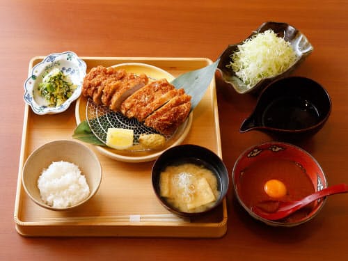 荒木町伝説の料理店 とんかつ一品 ランチのみで復活 Nikkei Style 荒木町伝説の料理店 とんかつ一品 ランチのみで復活 Nikkei Style