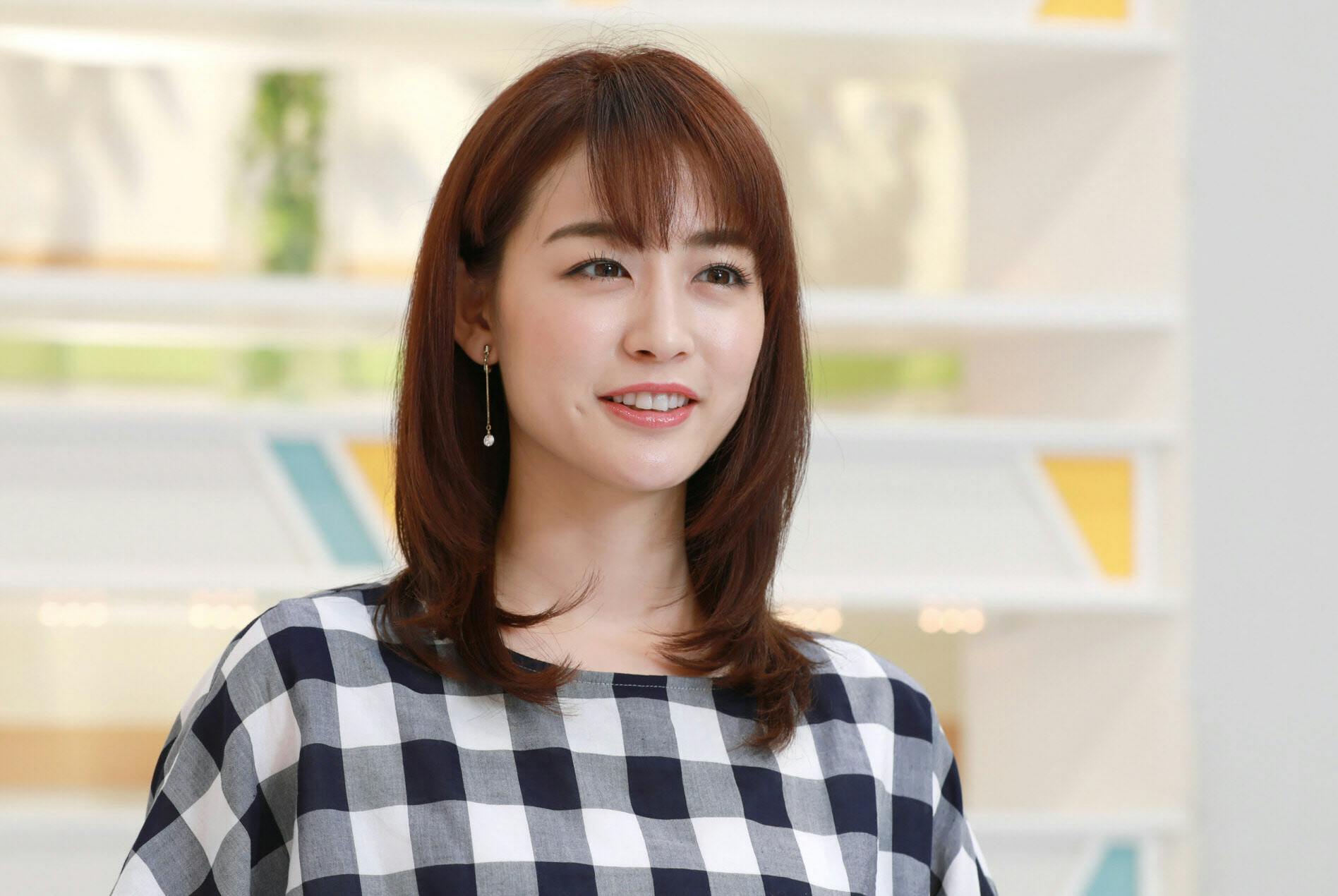 アナウンサー 新井恵理那さん 迷惑かけろ 父の教え Nikkei Style アナウンサー 新井恵理那さん 迷惑かけろ 父の教え Nikkei Style