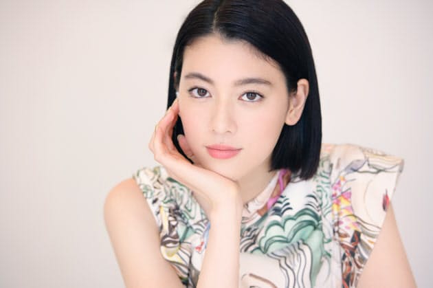 写真はこちら 三吉彩花さん 私のモノ語り Nikkei Style 写真はこちら 三吉彩花さん 私のモノ語り Nikkei Style
