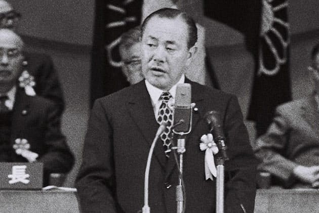 引く時を考えて物事を前に進める 田中角栄の突破力 Nikkei Style 引く時を考えて物事を前に進める 田中角栄の突破力 Nikkei Style