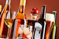 糖尿病の患者はお酒を控えるように指導されるという。その一方で、お酒は血糖値を下げるという話も聞く。どちらが本当なのだろうか。写真はイメージ=(c)monticello-123RF 糖尿病の患者はお酒を控えるように指導されるという。その一方で、お酒は血糖値を下げるという話も聞く。どちらが本当なのだろうか。写真はイメージ=(c)monticello-123RF