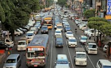 ヤンゴンでは乗用車の通行量が増えている