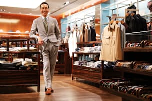黒 緑のカラーコーデが新鮮 緑スーツで一歩踏み込む Men S Fashion Nikkei Style