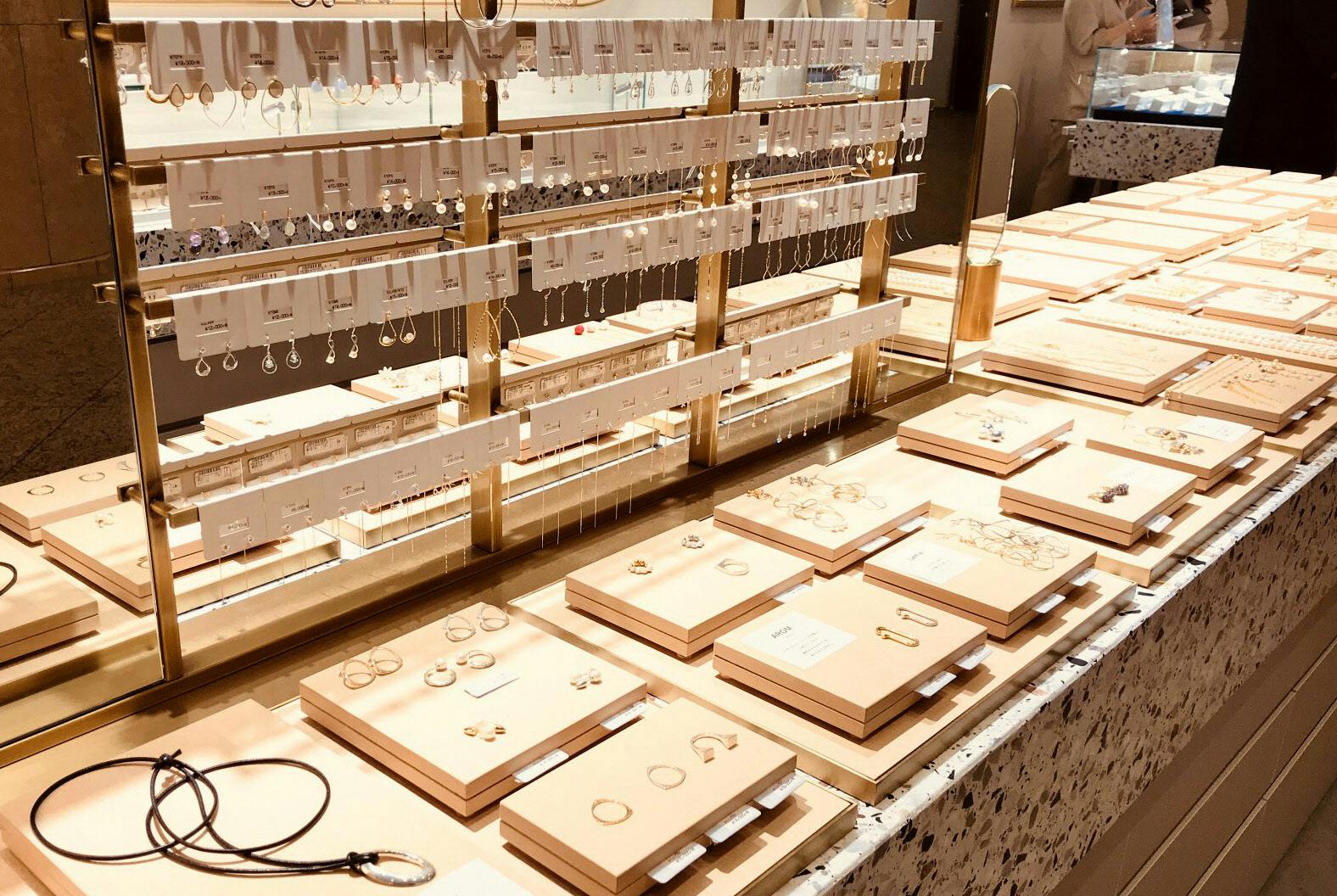 カナル4 のジュエリー 自由で楽しい デザイン Nikkei Style カナル4 のジュエリー 自由で楽しい デザイン Nikkei Style