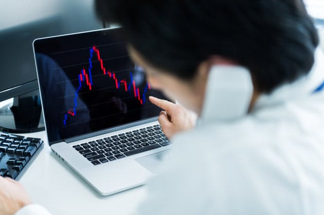 会社のパソコンで株取引 借金まみれのモンスター部下 Nikkei Style 会社のパソコンで株取引 借金まみれのモンスター部下 Nikkei Style