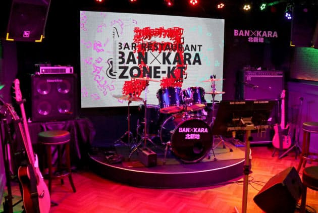 生バンドでスター歌手気分 大阪キタのレストランバー Nikkei Style 生バンドでスター歌手気分 大阪キタのレストランバー Nikkei Style