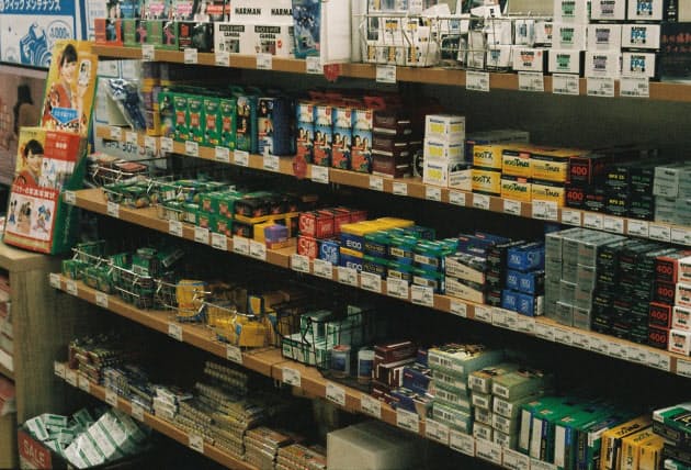 渋谷にフィルム山積み店 銀塩ブーム 普通 に広がる Nikkei Style 渋谷にフィルム山積み店 銀塩ブーム 普通 に広がる Nikkei Style