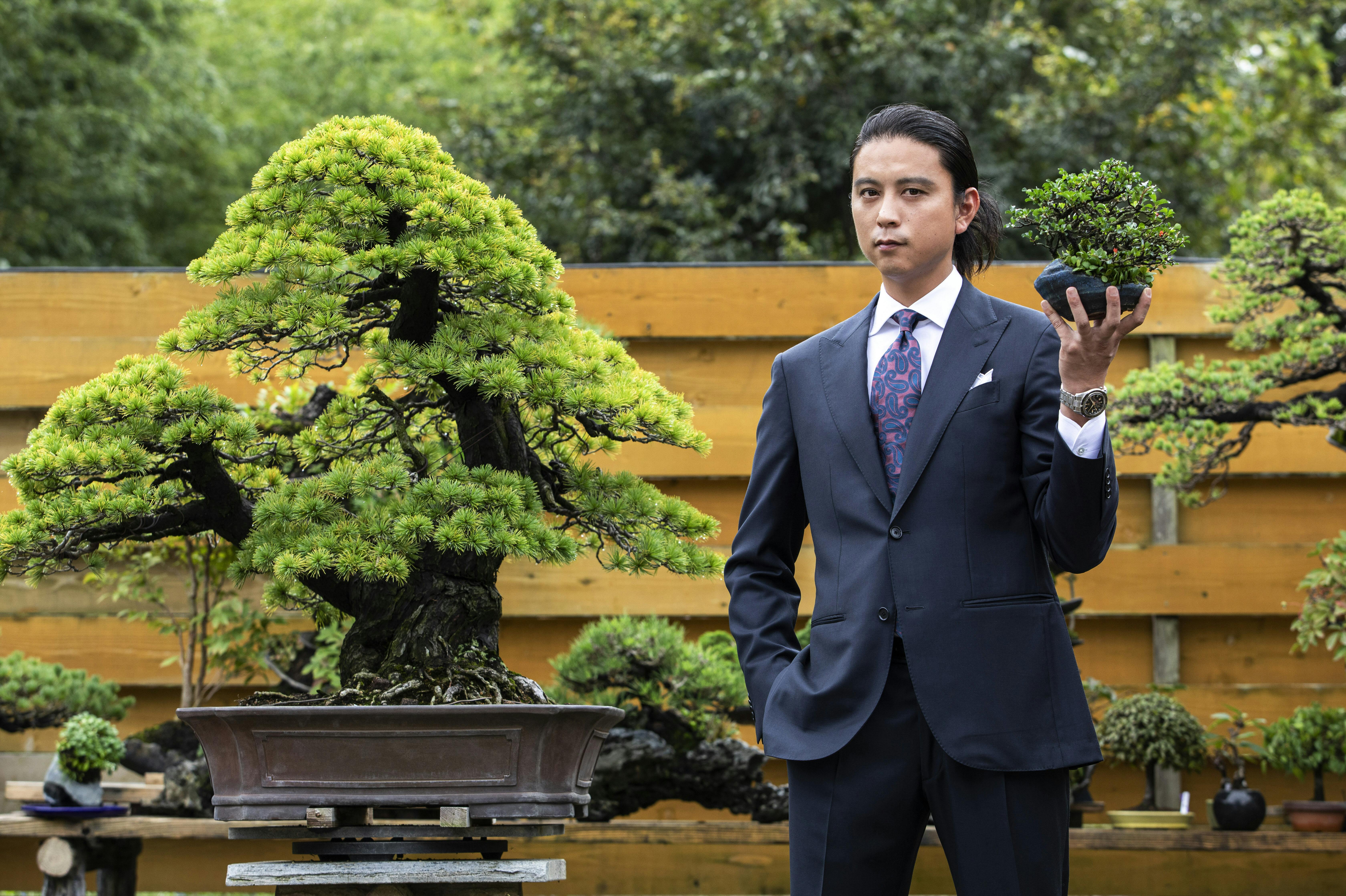 盆栽を若者にも 革新的作風とパフォーマンスで魅了 Nikkei Style 盆栽を若者にも 革新的作風とパフォーマンスで魅了 Nikkei Style