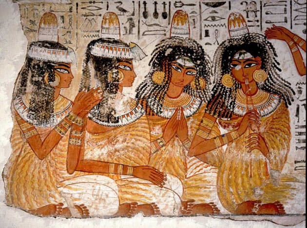 ついに発見 古代エジプト人が頭に載せた謎の円すい Nikkei Style ついに発見 古代エジプト人が頭に載せた謎の円すい Nikkei Style