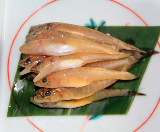 心温まる滋賀の鍋 じゅんじゅん 湖魚のうま味凝縮 Nikkei Style 心温まる滋賀の鍋 じゅんじゅん 湖魚のうま味凝縮 Nikkei Style