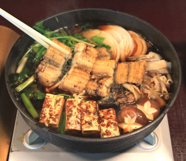 心温まる滋賀の鍋 じゅんじゅん 湖魚のうま味凝縮 Nikkei Style 心温まる滋賀の鍋 じゅんじゅん 湖魚のうま味凝縮 Nikkei Style