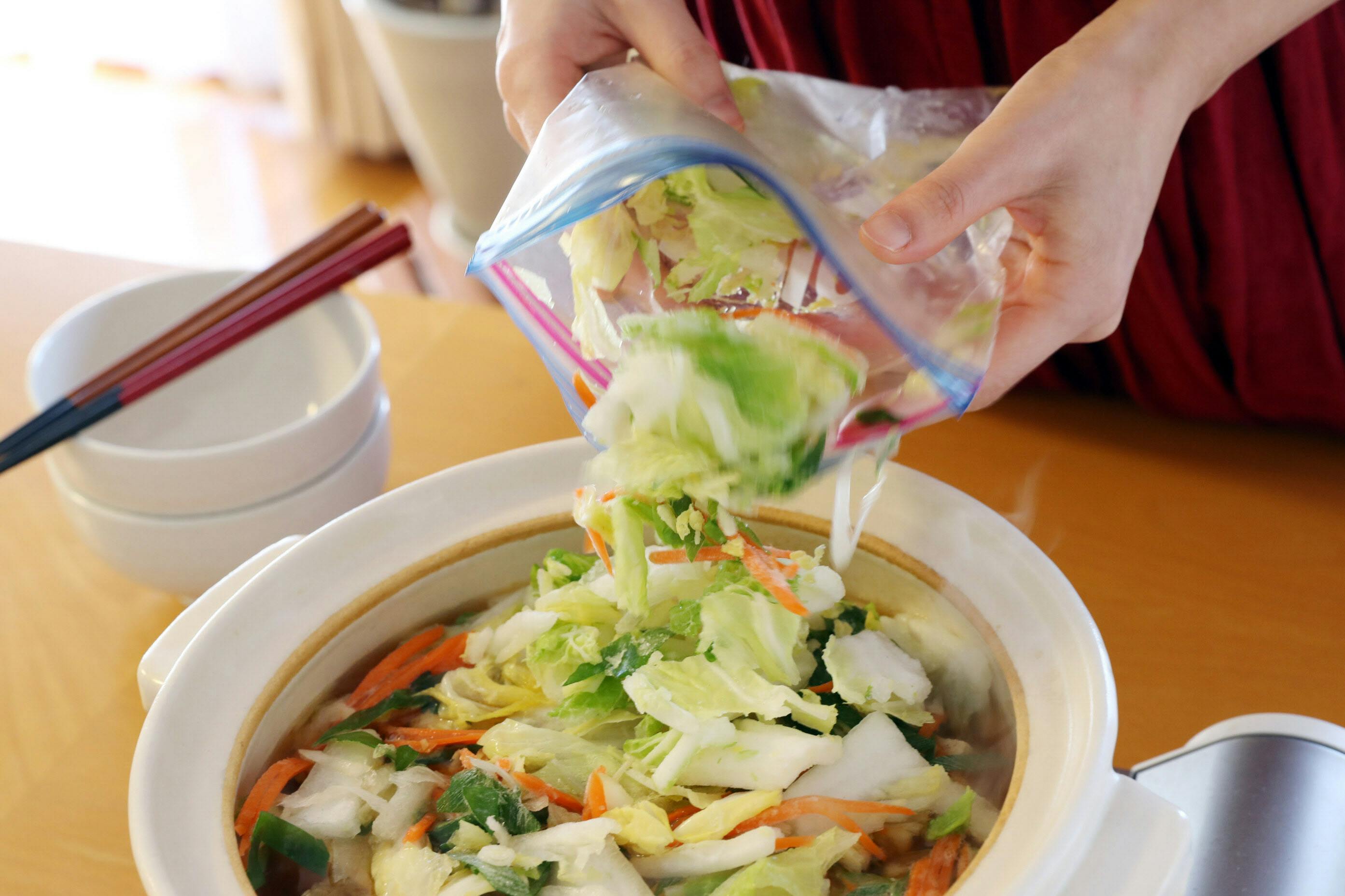 鍋なら加熱5分 食材のムダ防ぐ 調理5分の鍋用が重宝 冷凍野菜ミックス作ってみた Nikkei Style