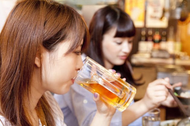 女性は酒の影響うけやすい 達人常備の3つの武器 Nikkei Style 女性は酒の影響うけやすい 達人常備の3つの武器 Nikkei Style