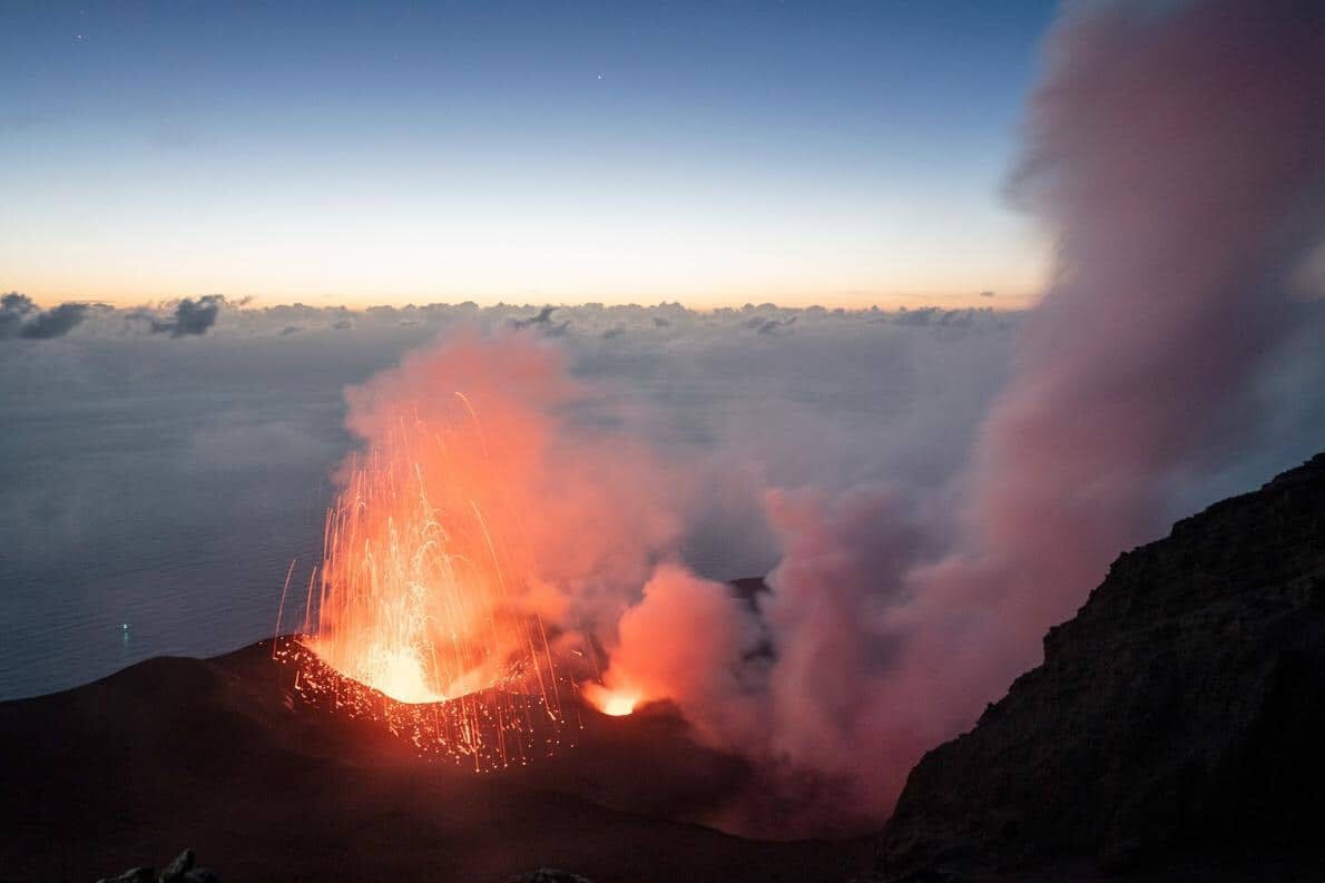 今もひっきりなしに噴火 世界遺産の火山島に暮らす人 ナショジオ Nikkei Style