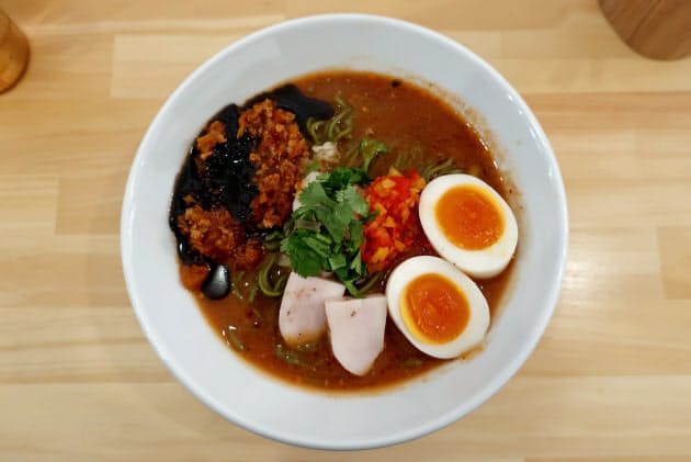 チリトマトに油揚 広がる異色素材ラーメン お味は グルメクラブ Nikkei Style