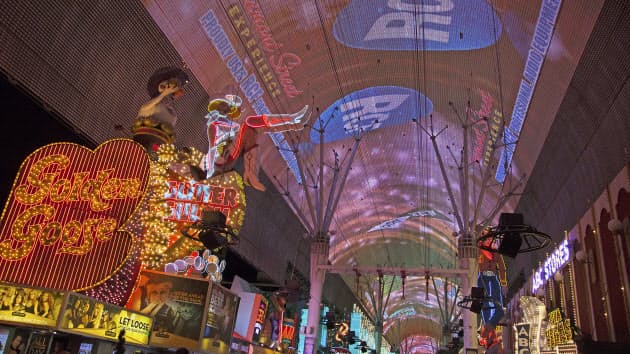 銀世界を抜けた先には 荒涼とした大地 米ネバダ州 Nikkei Style 銀世界を抜けた先には 荒涼とした大地 米ネバダ州 Nikkei Style