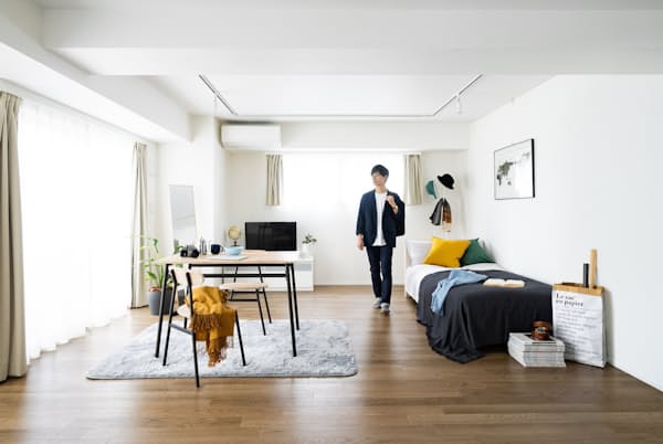 「OYOLIFE」はスマートフォンで物件探しから契約・料金支払いまで提供する(オヨライフ提供) 「OYOLIFE」はスマートフォンで物件探しから契約・料金支払いまで提供する(オヨライフ提供)