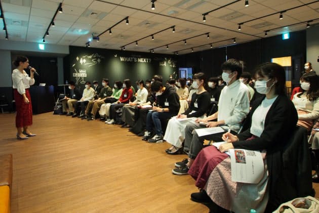 コロナで消えた企業との 出会い 就活は長期戦に Nikkei Style コロナで消えた企業との 出会い 就活は長期戦に Nikkei Style