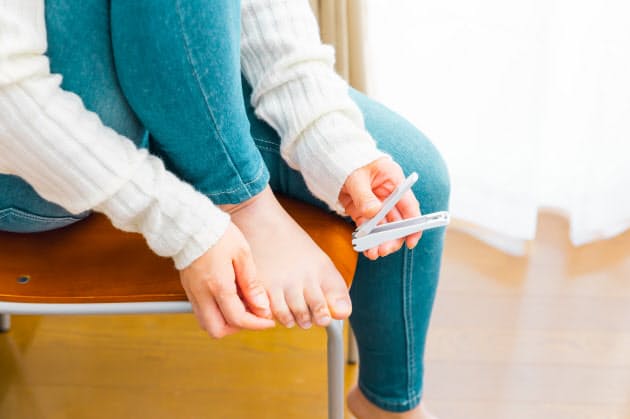 巻き爪 食い込む爪 歩き方や爪の切り方変えてみよう Nikkei Style 巻き爪 食い込む爪 歩き方や爪の切り方変えてみよう Nikkei Style