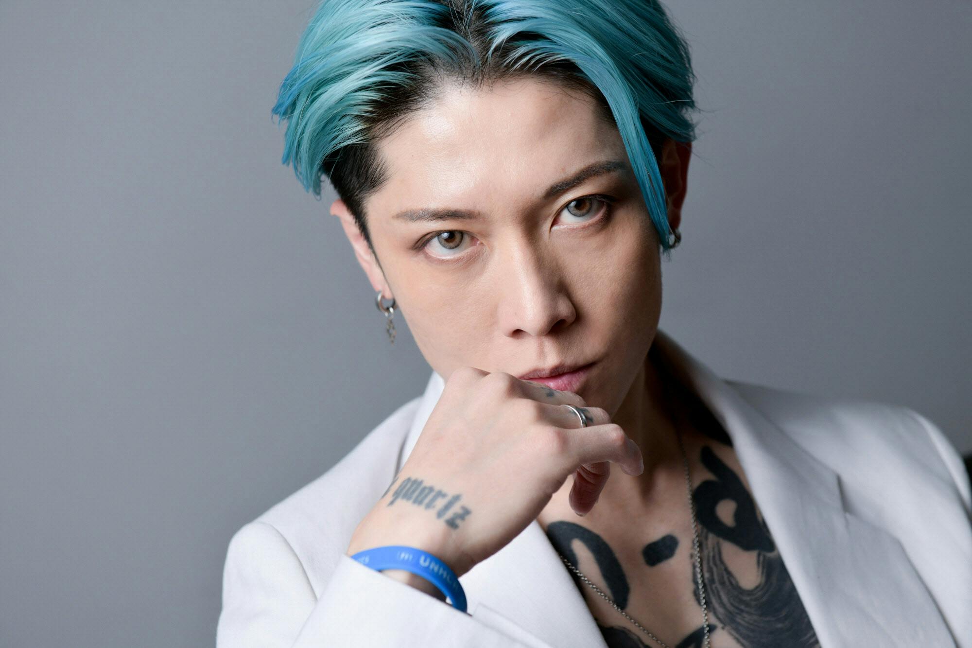 Miyavi サムライギタリストが入手した本物のギター Mono Trendy Nikkei Style