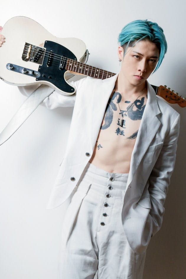 Miyavi サムライギタリストが入手した本物のギター Mono Trendy Nikkei Style