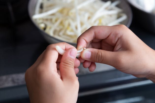 もやしのひげ取り 在宅生活 単純作業で心穏やか Nikkei Style もやしのひげ取り 在宅生活 単純作業で心穏やか Nikkei Style