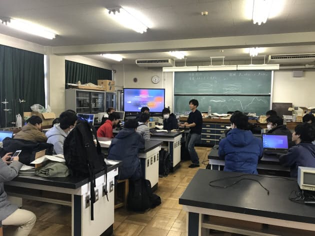 スマホを使った物理実験 筑駒の型破りな授業の狙い Nikkei Style