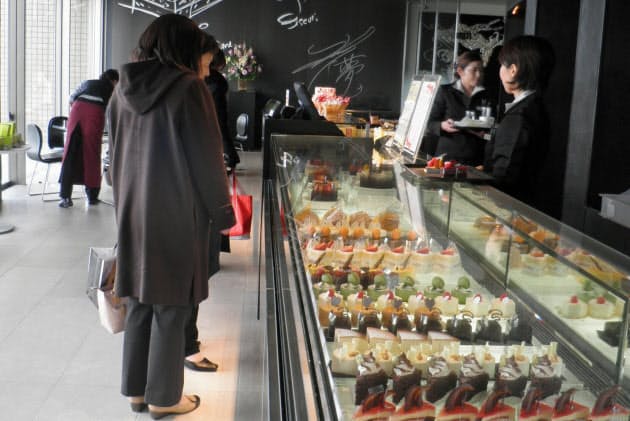 洋菓子店やコンビニを展開 異分野ノウハウを吸収 Nikkei Style