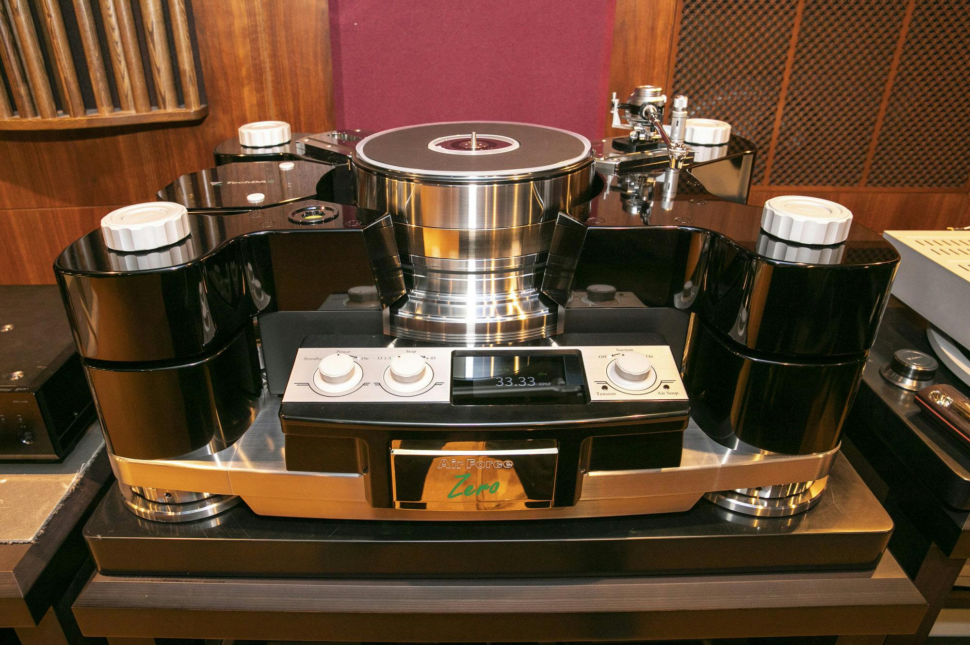 お値段は5000万円 超高級レコードプレーヤーを堪能 Mono Trendy Nikkei Style